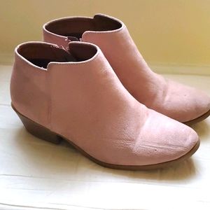 Pink Soda ankle boots